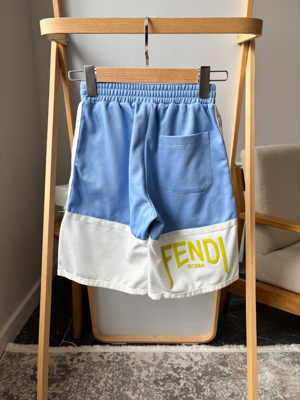 Костюм Fendi, 128