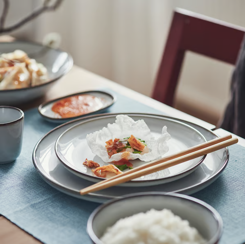 IKEA GLADELIG (ГЛАДЕЛИГ) — тарелка 20 см, серая (006.007.52)