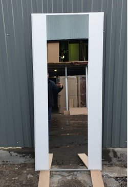 Входная металлическая дверь с зеркалом  Бункер BN-07 Ларче темный/ зеркало Макси  ФЛЗ-1 Белый софт ( белый матовый, без текстуры)