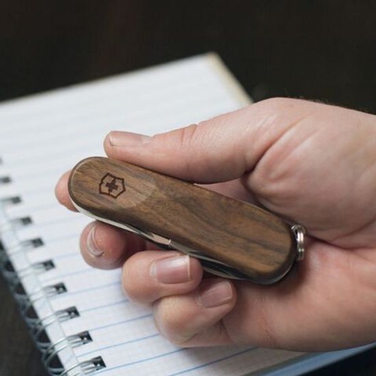 Складной нож Victorinox Мод. Executive Wood 81 (65 мм) - 5 функций