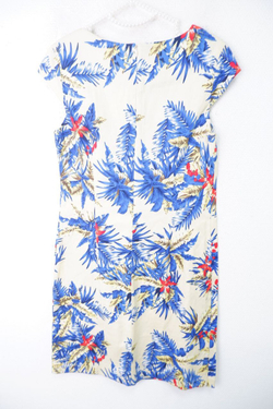 Платье Deniza молочное с цветами 44 размер, новое