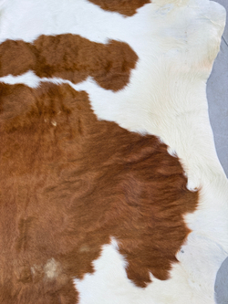 Коровья шкура на пол натуральная.