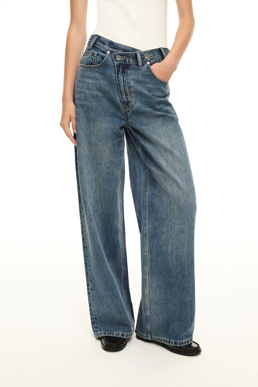 Джинсы с асимметричным поясом (OFFLine Jeans), синие