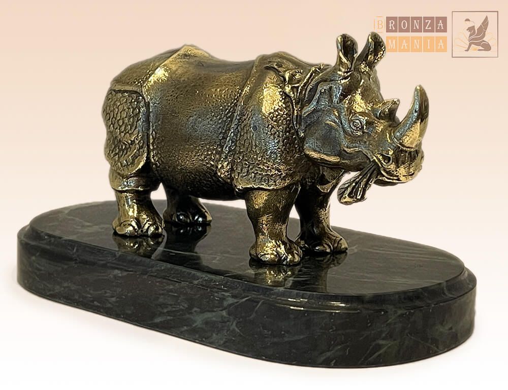 статуэтка Носорог на змеевике