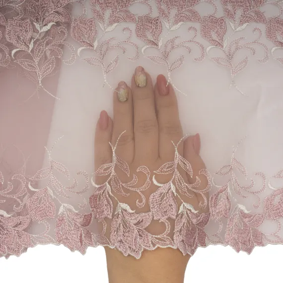 Вышивка на сетке пыльно-розовая 23 см