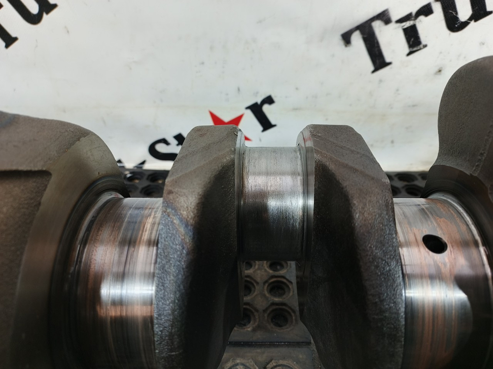 Коленвал D2676 2016г.