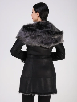 Дубленка зимняя натуральная с капюшоном короткая