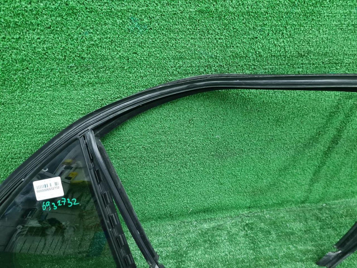 Форточка двери задняя правая Mercedes S W223 20-нв