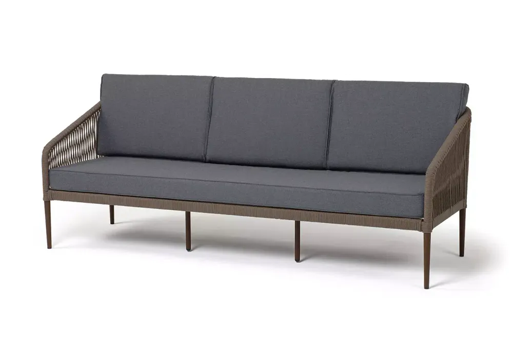 "Канны" диван 3-местный плетеный из роупа, каркас алюминий коричневый (RAL8016) муар, роуп коричневый круглый, ткань темно-серая 027