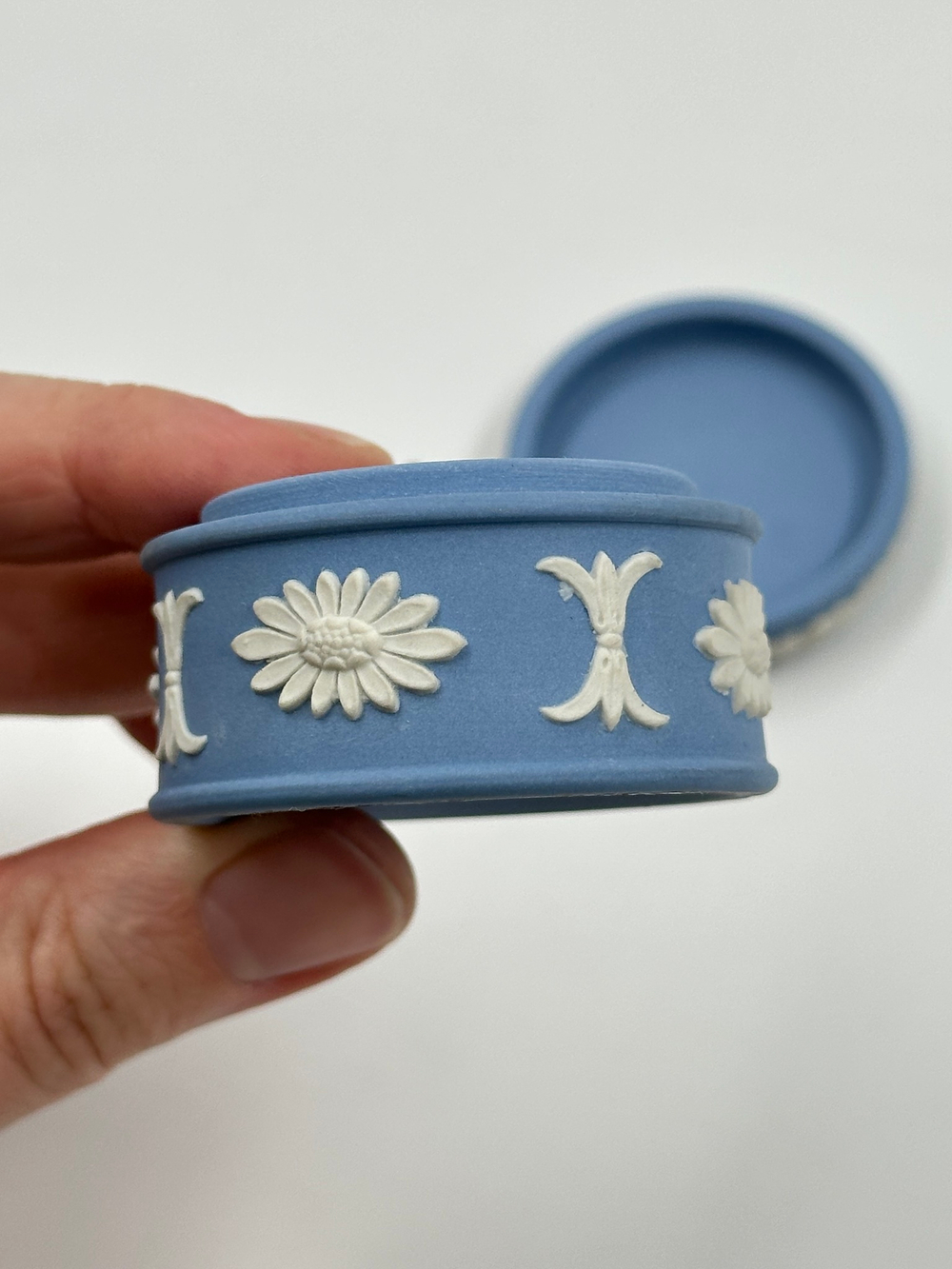 Миниатюрная шкатулка Wedgwood