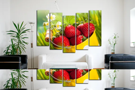 Модульная картина " Спелая клубника в ведерке "