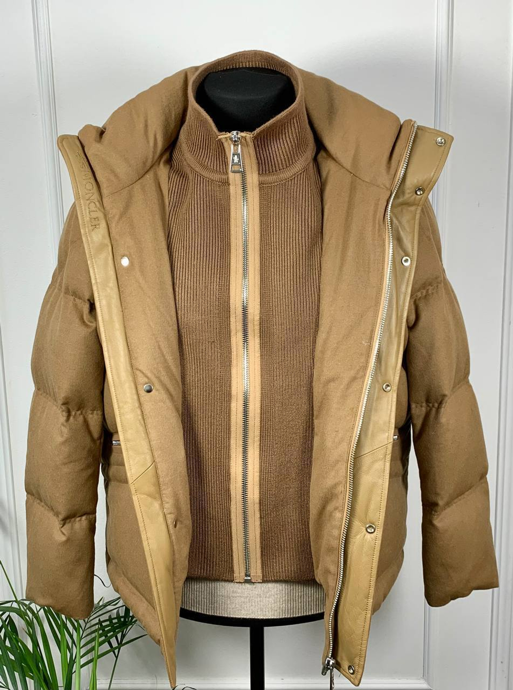 Пуховик Moncler