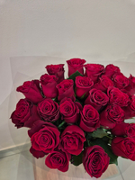 Роза Кенийская 40см 25 штук букет
