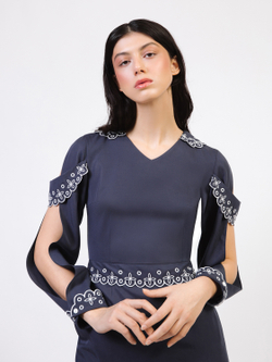 Платье-футляр с вышивкой OLA OLA