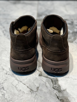 UGG