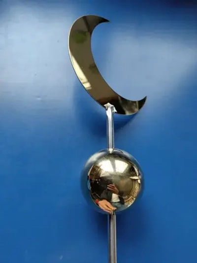 полумесяц из нержавейки с шаром на ограду