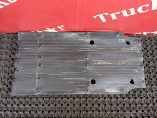 Брызговик крыла переднего