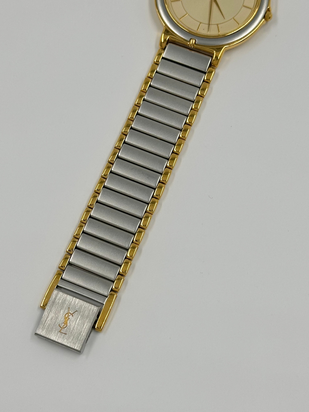 Часы Yves Saint Laurent