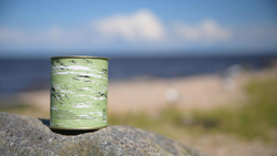 Тубус картонный с жестяной крышкой, фирменный. Для малой кружки например