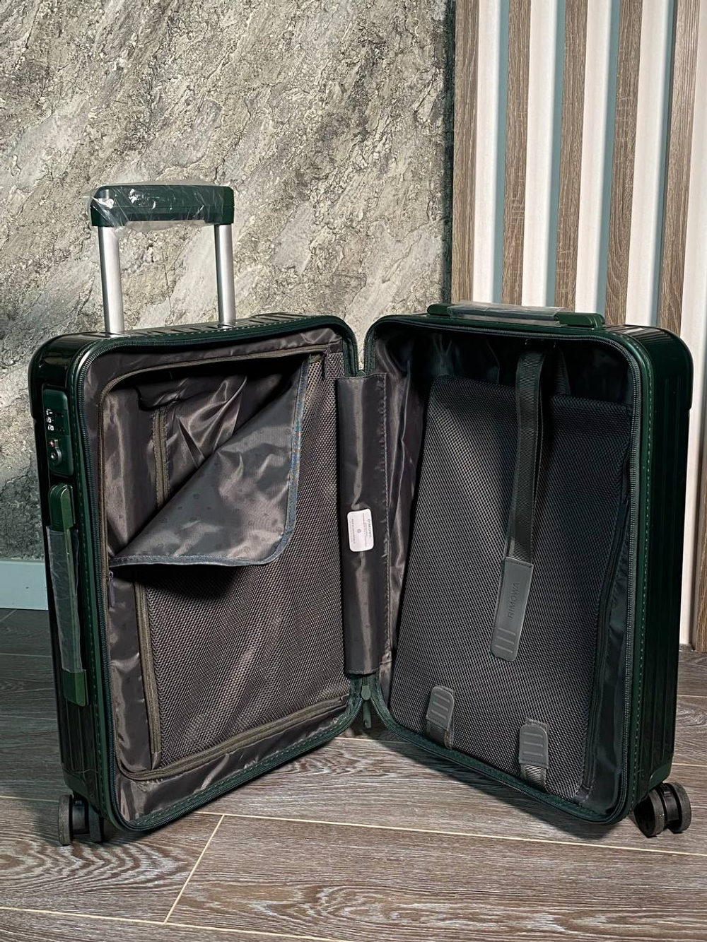 Чемодан Rimowa