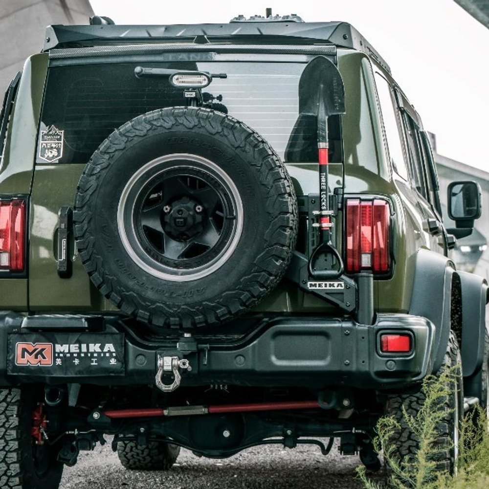 Кронштейн запасного колеса для Tank 300