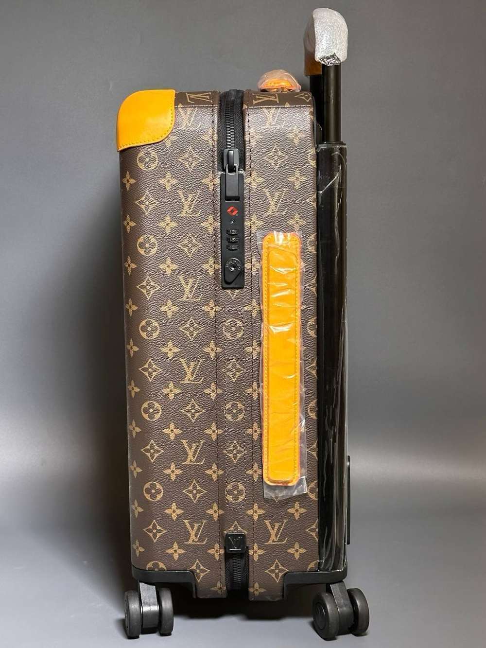 Чемодан Louis Vuitton