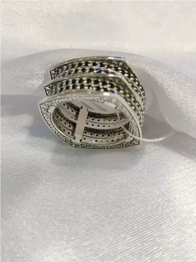 Кольцо антистресс из шпинели с подвижным элементом серебро