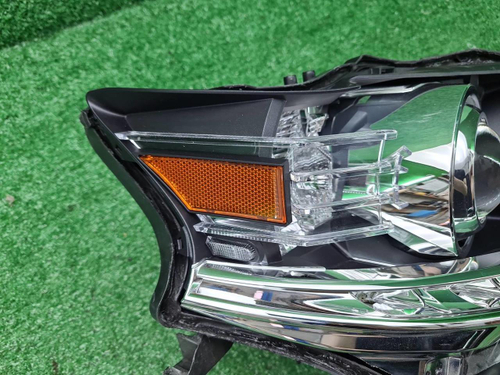 Битая Фара правая Lexus RX 3 AL10 (12-15) ксенон