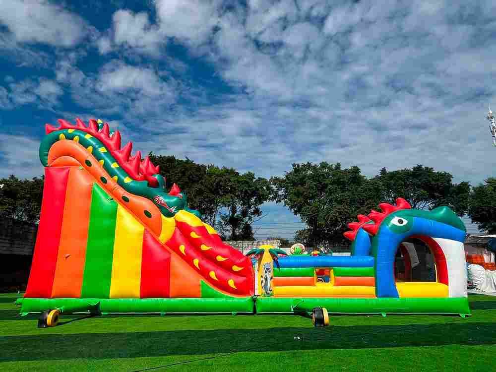 Коммерческий надувной батут «Змей Горыныч» с механизированной головой 14*8*7 м