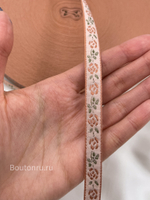 Тесьма (лента) пыльно-розовая с цветочками 1 см жаккард