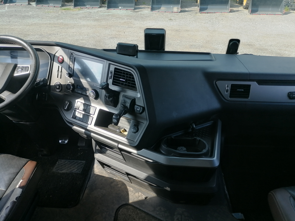 FAW J7 4x2 Седельный тягач CA4180P77K25E5 (Дизельный, 12,5 л, 553 л.с., АТ)