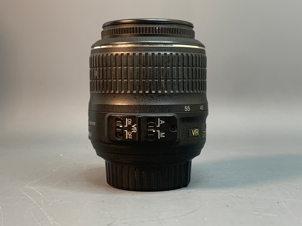 Nikon D90 kit AF-S DX 18-55mm 3.5-5.6G VR 12.000 кадров