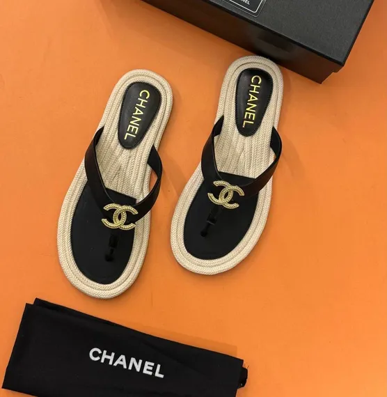 Босоножки CHANEL из каната с кожаными вставками
