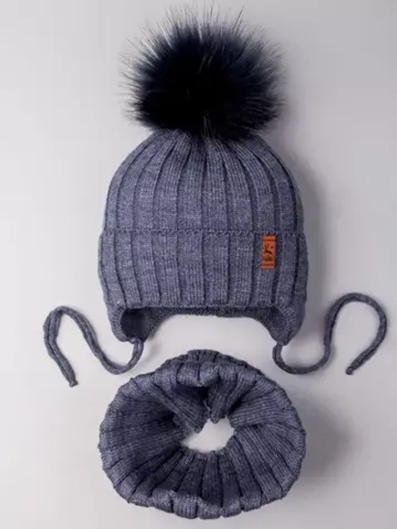 Шапка зимняя для мальчика на завязках и снуд