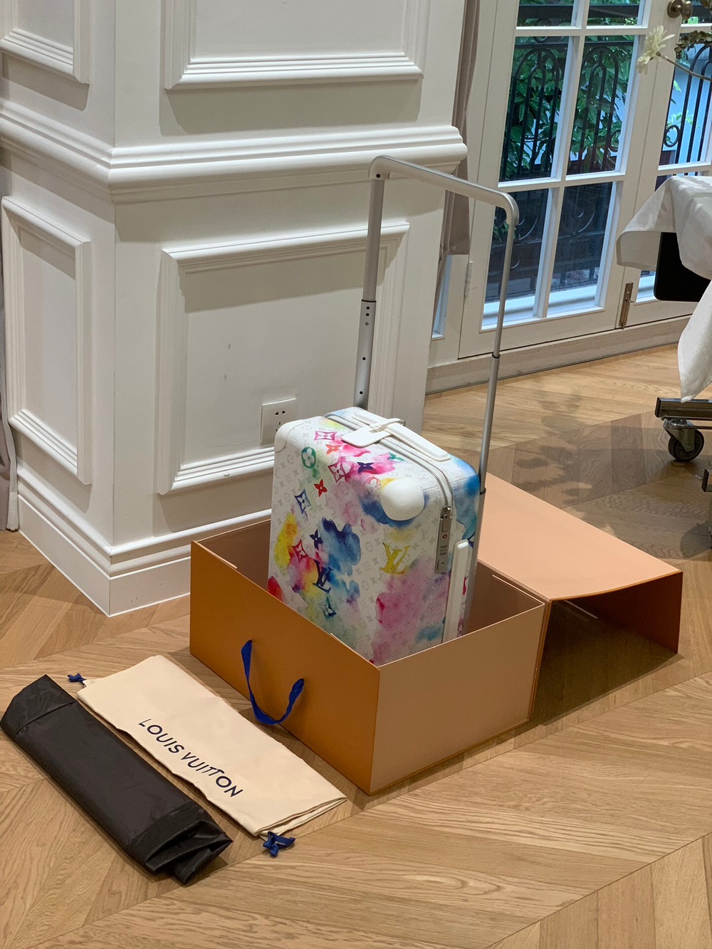 Louis Vuitton Horizon 55 Suitcase