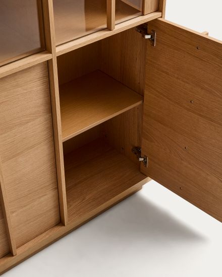 Витрина Onix из дубового шпона в натуральной отделке