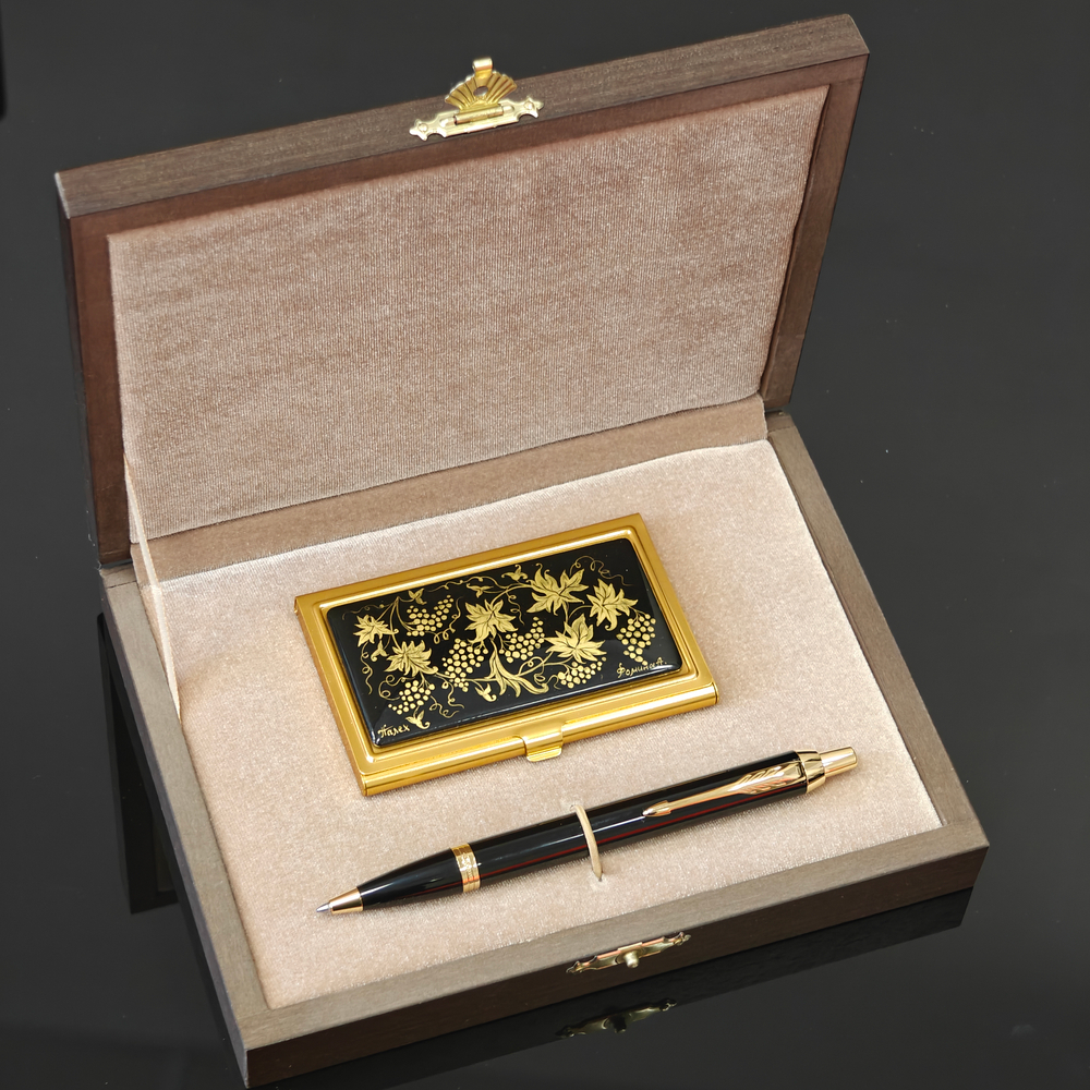 Подарочный бизнес-набор "Золотой виноград" №1 (визитница персональная, ручка Parker) в футляре