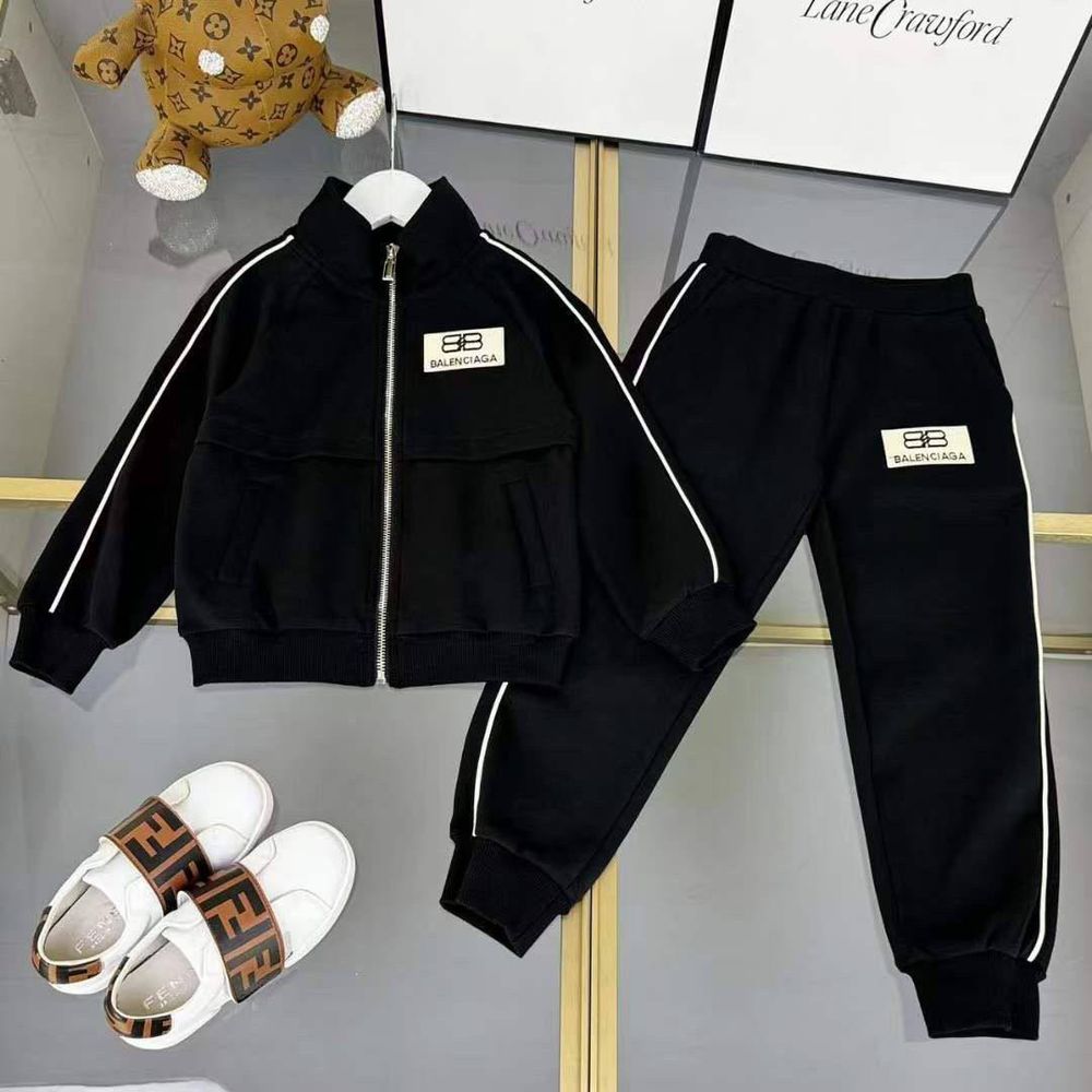 Костюм Balenciaga