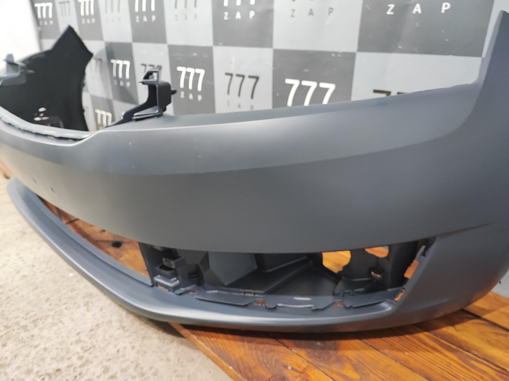 Бампер передний Skoda Rapid 1 12-20 Новое  5JA807221