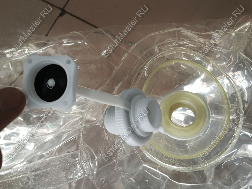 Клапан для водных аттракционов (роллеров, зорбов)