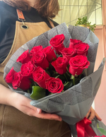 Букет из 15 красных роз 50см