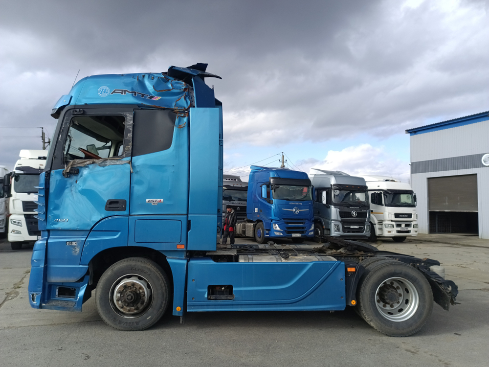Foton AUMAN 4x2 Седельный тягач BJ4189SLFKA (Дизельный, 11,8 л, 470 л.с. АТ)