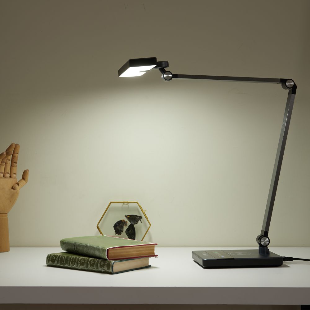 ULM-D110 15W-3000-6500K-DIM BLACK Светильник настольный светодиодный с беспроводной зарядкой телефонов. Сенсорный выключатель. Диммер. Черный. TM Uniel