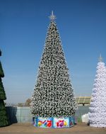 Уличная елка каркасная "Уральская сосна" (бело-зеленая леска) 14 м