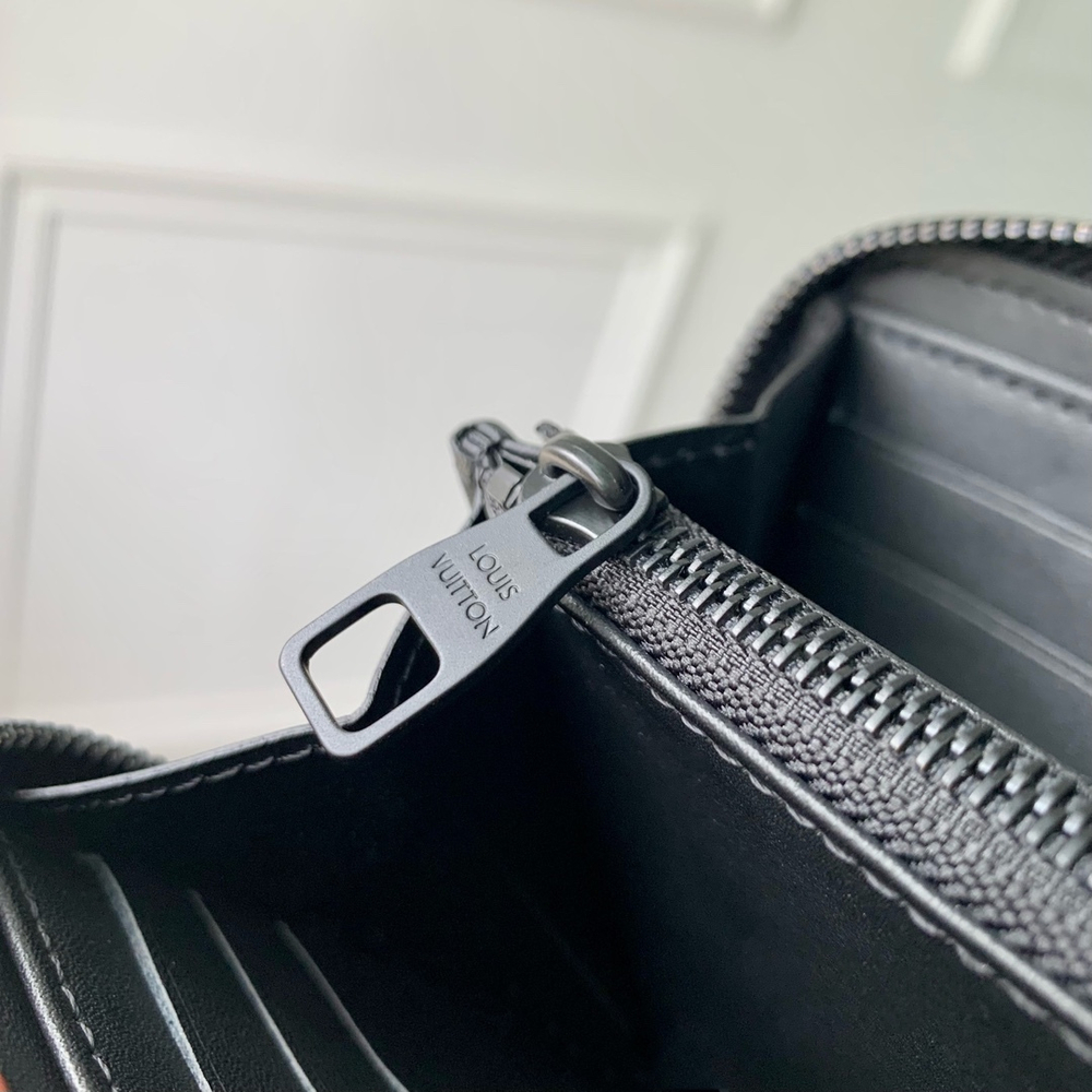 Louis Vuitton Zippy Wallet Horizontal