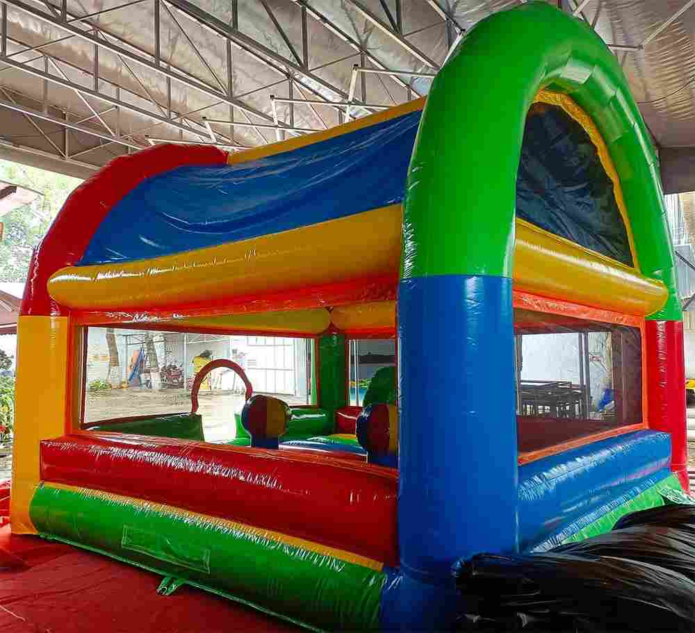 Детский надувной батут "Тетрада" с крышей 5*5*4 м