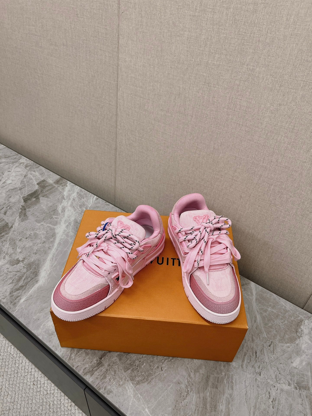 Louis Vuitton Trainer (5 colors)