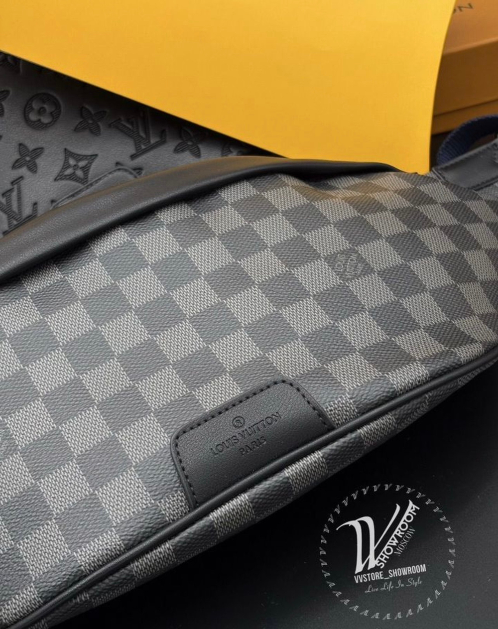Сумка Louis Vuitton Discovery Damier серая