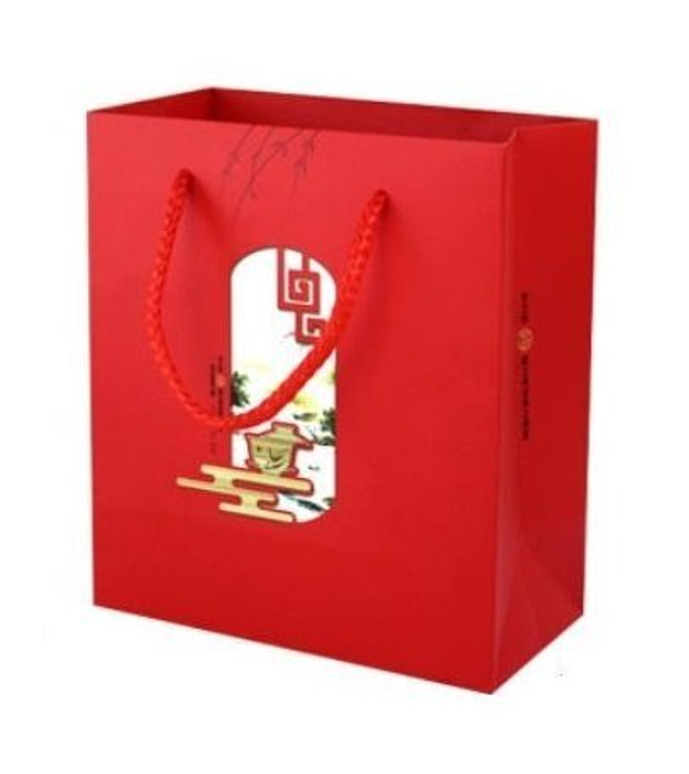 248004 Пакет с ручками, картон 20см х 9см х 18см. Цвет красный