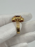 Кольцо с красным кристаллом